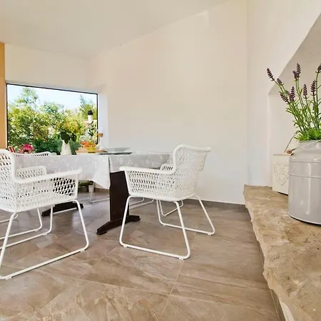 Garden Residence - Modern, Spacious, Nice View Apartamento Podstrana