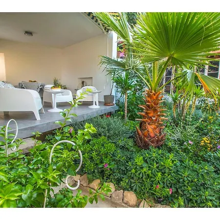 Garden Residence - Modern, Spacious, Nice View Apartamento